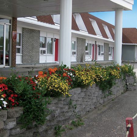 Hotel Matagami Eksteriør bilde