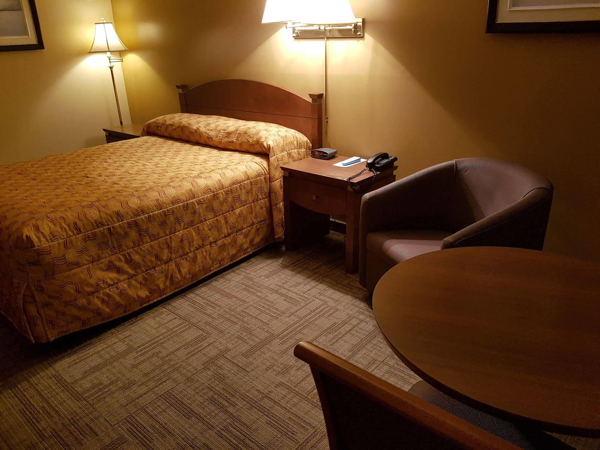 Hotel Matagami Eksteriør bilde